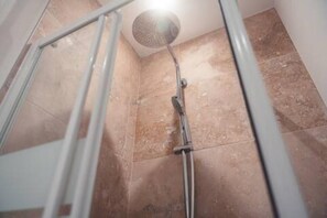 Shower, hair dryer - L'Arbois - Pretty 2-room apartment close to town center (Tours)