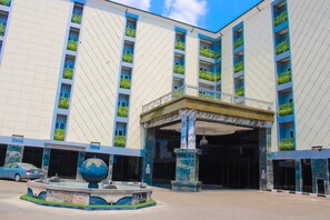 Front of property - McDons Skye Hotel and Suites (Owerri)