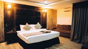 Grand-Zimmer | Zimmersafe, Schreibtisch, laptopgeeigneter Arbeitsplatz