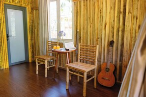 Bungalow, 1 Bedroom, Accessible, Smoking | Interior