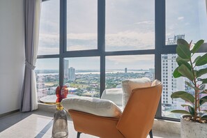 Studio, River View | Balcony - Wealth Mansion (Phnom Penh)