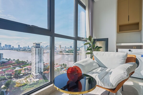 Studio, River View | Balcony - Wealth Mansion (Phnom Penh)