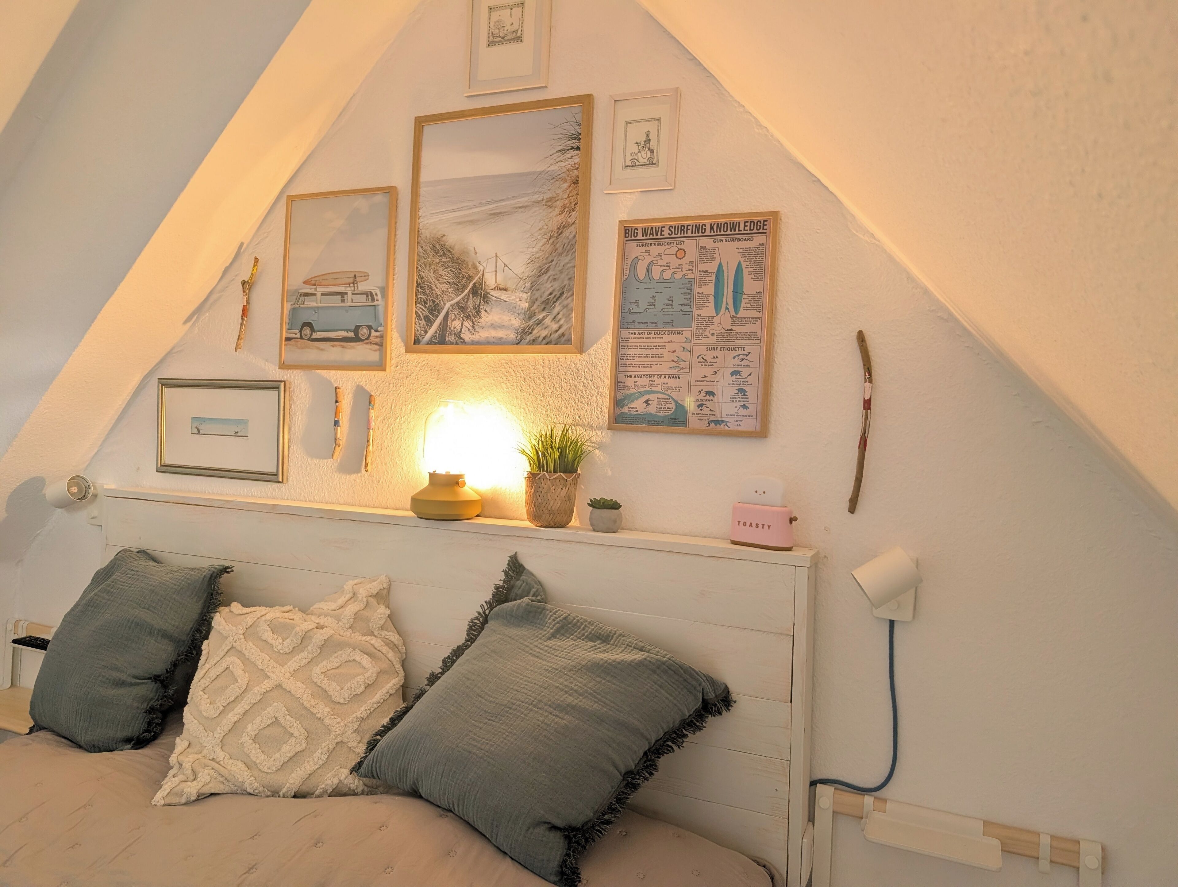 2 bedrooms, travel cot, free WiFi, bed sheets