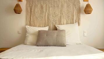 Klassieke kamer, niet-roken, uitzicht op zwembad | Luxe beddengoed, geluiddichte muren, een strijkplank/strijkijzer