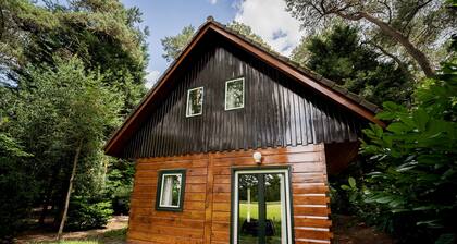 Cozy detached vacation home on meadow with private parking