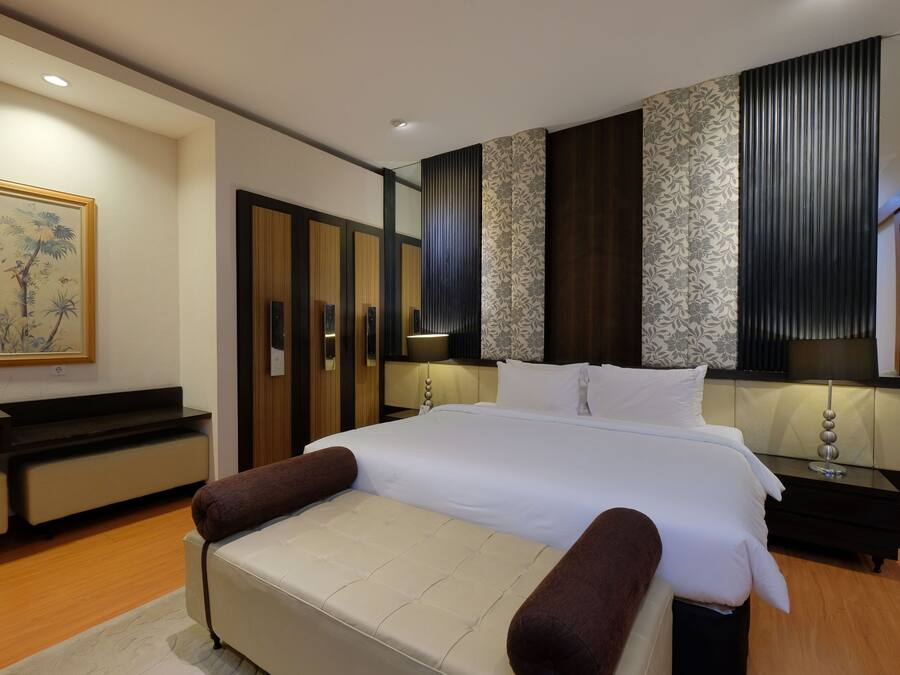 Quarto presidencial | Cortinas blackout, quartos à prova de som, ferros/tábuas de passar roupa