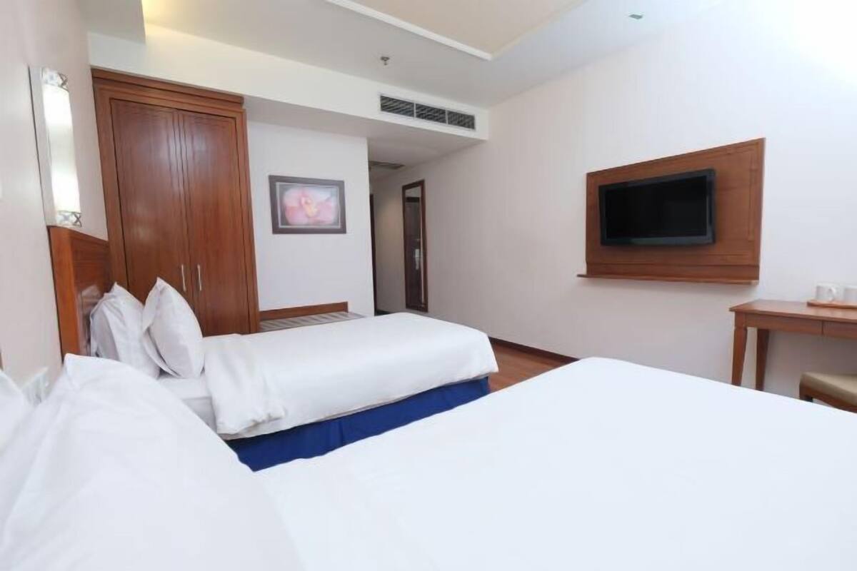 1 bedroom, desk, soundproofing, iron/ironing board