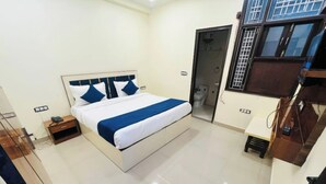 Room, 1 Bedroom, Accessible - Room-nestled in New Delhi's Mahipalpur d (New Delhi)