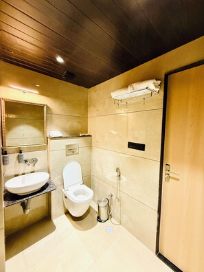 Habitación Premium doble, balcón, vistas a la montaña | Baño