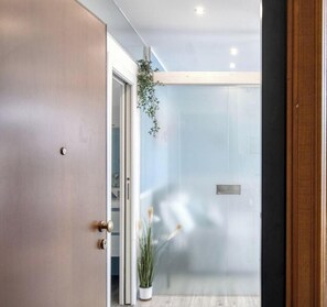 Interior - Modern Flat[In front of Train Station] (Bologna)