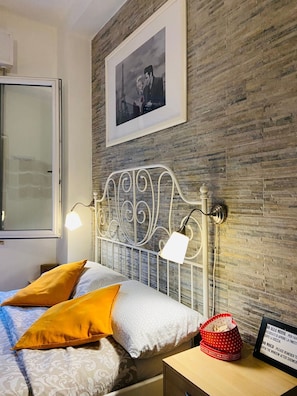 Economy tweepersoonskamer | Een kluis op de kamer, een strijkplank/strijkijzer, gratis wifi