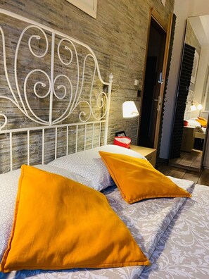 Economy Double Room - Europe station rooms (Parma)