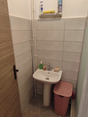 Hair dryer, towels, soap, toilet paper - Draria Clean and safe  (Draria)