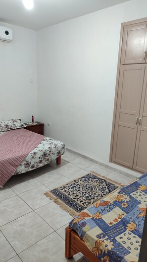 2 bedrooms, iron/ironing board, bed sheets - Draria Clean and safe  (Draria)
