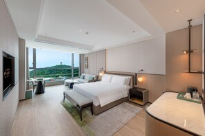 In-room safe, desk, soundproofing, free WiFi - Nanjing Yangzi River Conference Center Longshan Lake Hotel (Nanjing)