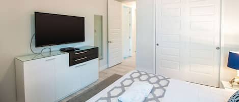 9 bedrooms, in-room safe, iron/ironing board, free WiFi