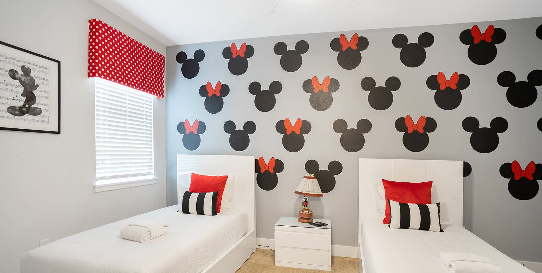 9 bedrooms, in-room safe, iron/ironing board, WiFi (free)