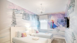 9 bedrooms, in-room safe, iron/ironing board, free WiFi
