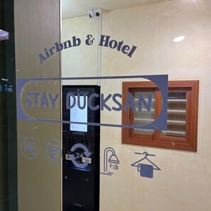 Exterior - StayDucksan Hotel (Suwon)