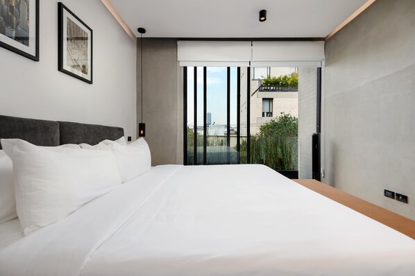 1 bedroom, iron/ironing board, travel crib, WiFi