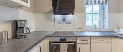 Fridge, microwave, oven, dishwasher