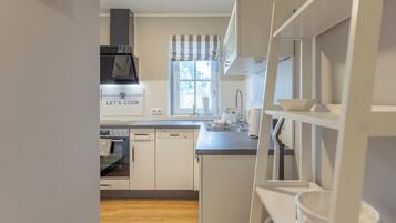 Fridge, microwave, oven, dishwasher