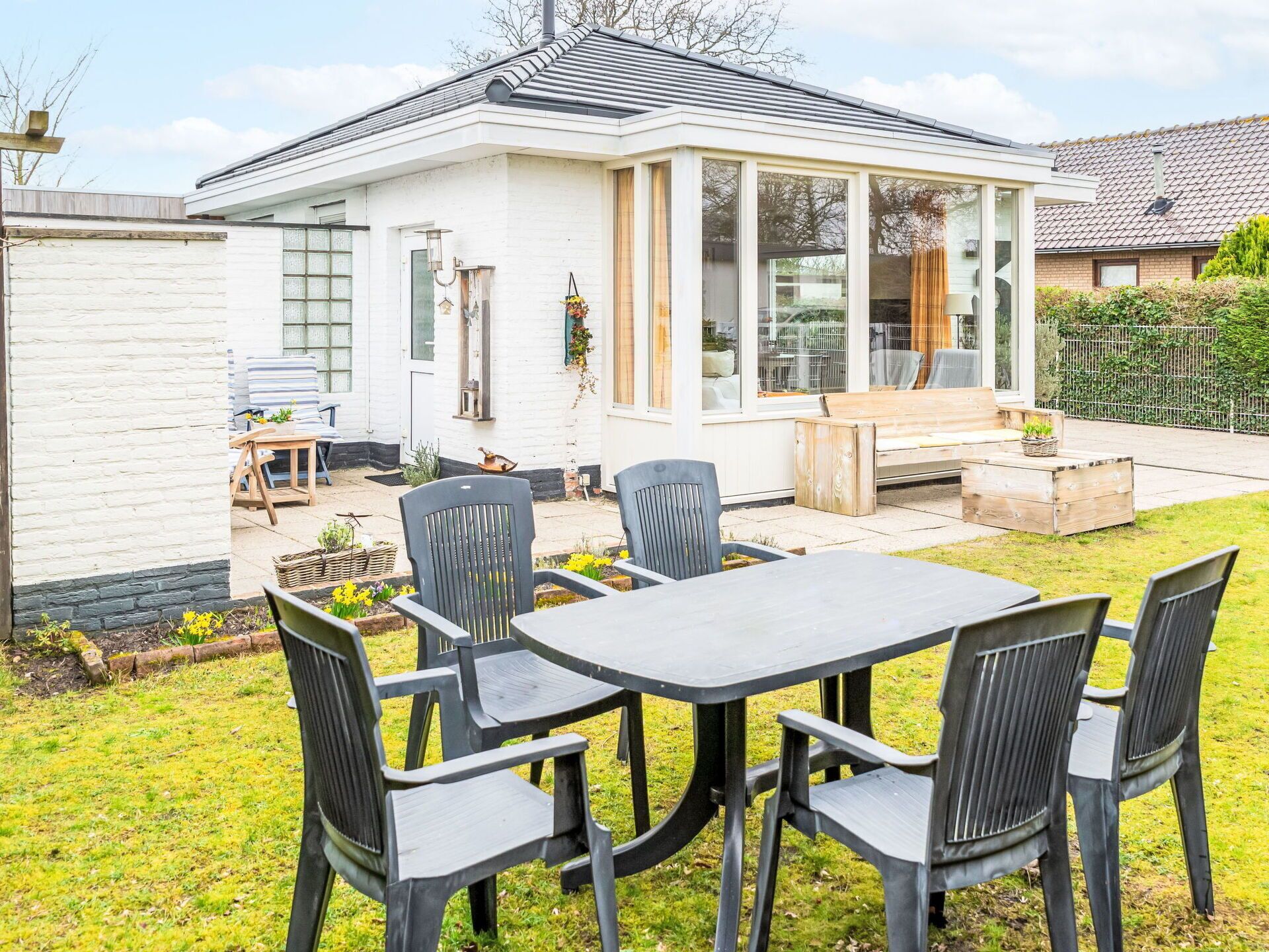 屋外ダイニングエリア