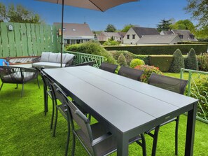 Outdoor dining - Villa L'Isachrist, Calm, Comfort, 20' Disneyland (Maisoncelles-en-Brie)