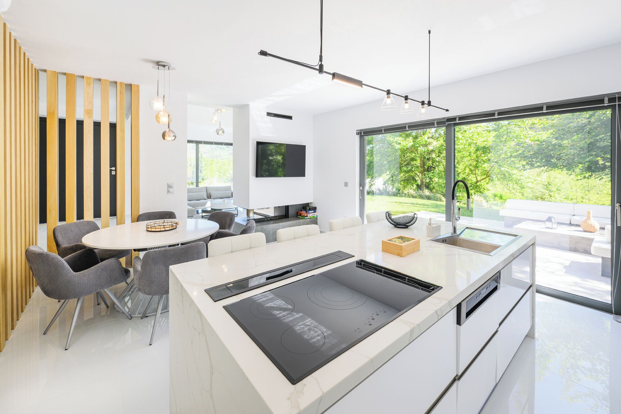 Villa, 3 Bedrooms, Mountain View | Private kitchen | Full-sized fridge, microwave, oven, stovetop