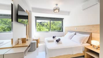 Villa, 3 Bedrooms, Mountain View | 2 bedrooms, soundproofing, iron/ironing board