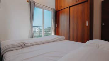 9 bedrooms, WiFi, bed sheets