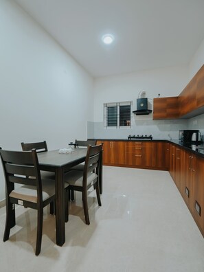 Dining - Thaswi Service Apartment (Mysuru)