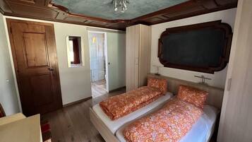 4 bedrooms, free WiFi