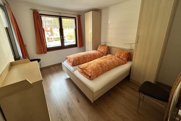 4 bedrooms, free WiFi