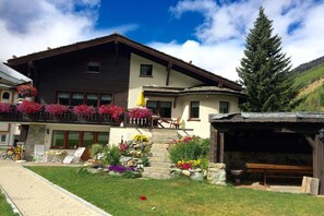 Exterior - Chalet in Saas Fee near Ski Slopes (Saas Grund)