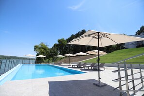 Outdoor pool - Plein Air Residence & Resort (Vatra)