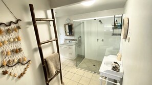 Shower - Surfside, TOP NOTCH, Par EXCELLENCE (WOOLI)