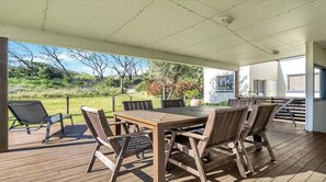 Outdoor dining - Surfside, TOP NOTCH, Par EXCELLENCE (WOOLI)