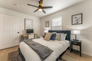 2 bedrooms, desk, iron/ironing board, free WiFi