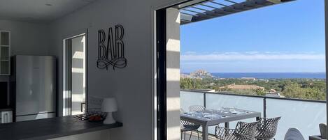 تناول الطعام