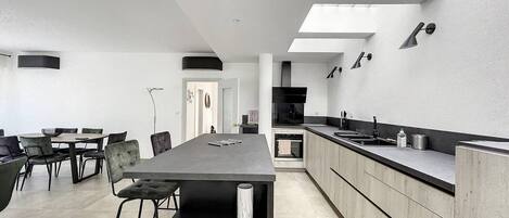 Fridge, microwave, dishwasher, toaster