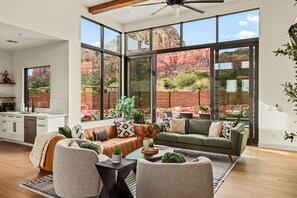 Una Smart TV, una chimenea