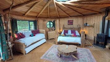 1 bedroom, bed sheets