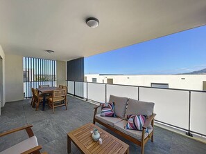 Outdoor dining - Apartment in residence with swimming pool (CALVI)