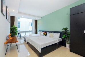 Comfort appartement, uitzicht op de stad | Een bureau, geluiddichte muren, gratis wifi