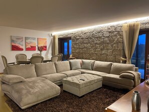 Télévision à écran plat