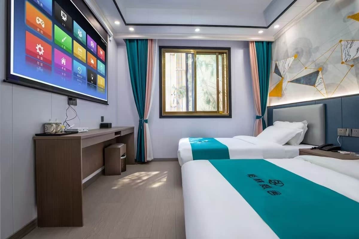 Comfort kamer, 1 twee- of 2 eenpersoonsbedden | Een bureau, een laptopwerkplek, gratis wifi