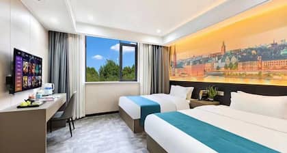 Holiday Panda Hotel