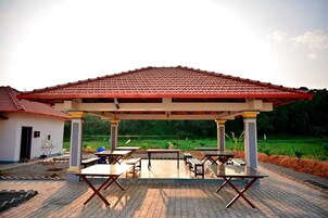 Economy-Zelt, Stadtblick | Kostenloses WLAN, Bettwäsche