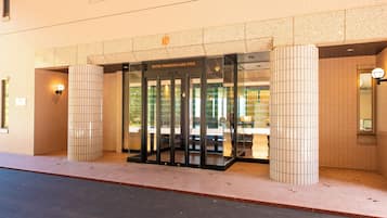 施設の正面